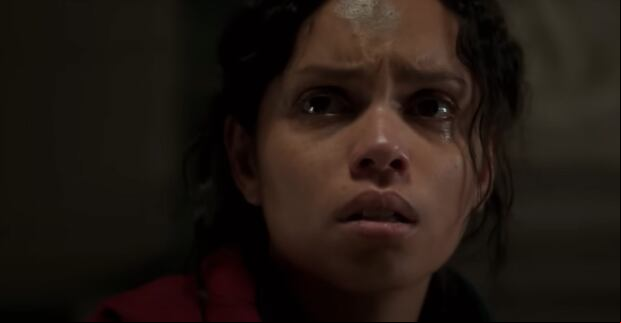 Georgina Campbell interpreta a Claire en "Bird Box: Barcelona" (Foto: Netflix)