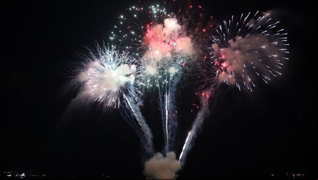 Fireworks abound during New Year's celebrations. (Photo: Internet)