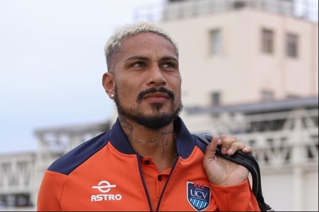 Paolo Guerrero busca desvincularse de César Vallejo y podría llegar a Alianza Lima.