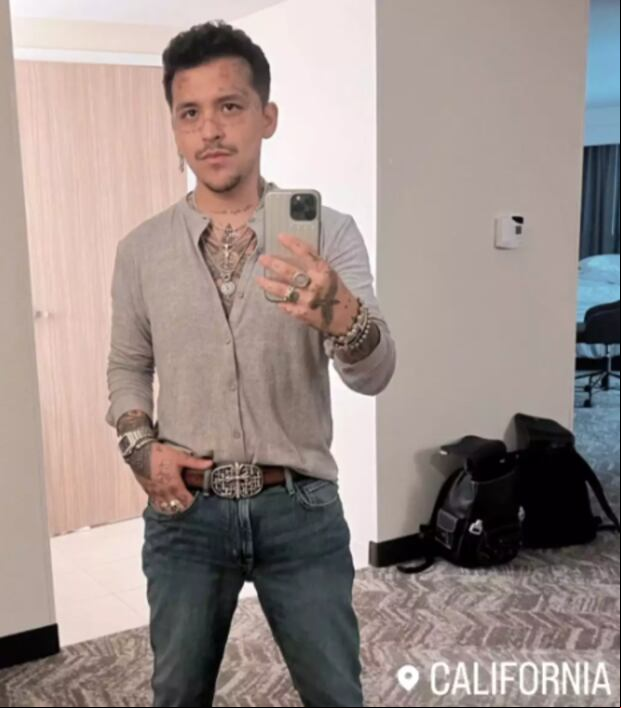 Christian Nodal optó por borrarse los tatuajes del rostro (Foto: Christian Nodal / Instagram)