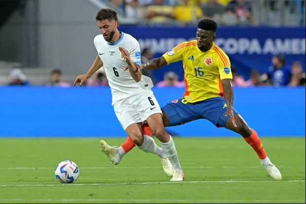 Uruguay y Colombia se enfrentan por Eliminatorias 2026. (Photo by JUAN MABROMATA / AFP)