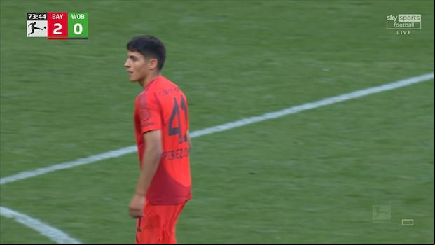 Matteo Pérez Vinlöf entró en reemplazo de Bryan Zaragoza. (Foto: captura de TV)