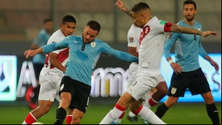 Golazos, llantos y una paliza histórica: los últimos Perú vs. Uruguay, un duelo que siempre es picante
