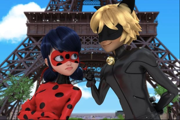 En "Miraculous", la protagonista Marinette Dupain-Cheng asume el papel de la superheroína Ladybug, mientras que la identidad secreta detrás de Cat Noir corresponde a Adrien Agreste (Foto: Netflix)