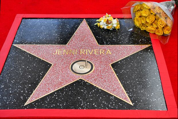 Esta es la estrella de Jenni Rivera en el Paseo de la Fama de Hollywood (Foto: VALERIE MACON / AFP)