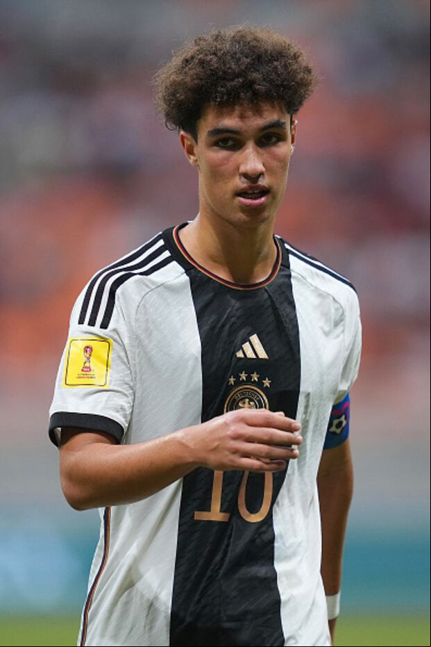 Noah Darvich tiene 17 años y juega como volante ofensivo en las canteras del FC Barcelona. (Foto: Getty Images)