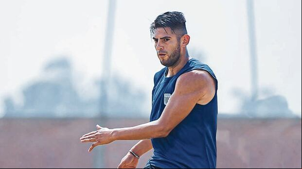 Carlos Zambrano tendría una nueva oportunidad en Alianza Lima para la temporada 2024. (Foto: Prensa AL)