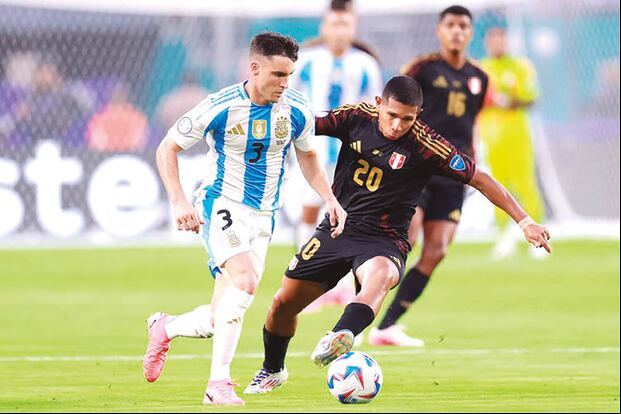 Perú cayó 2-0 ante Argentina en la fecha 3 del Grupo A de la Copa América 2024. (Foto: AFP)