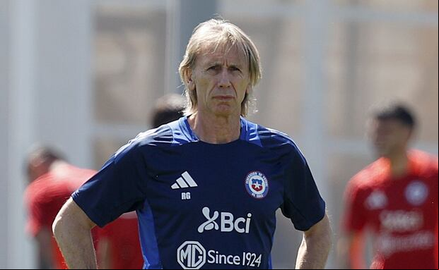 Ricardo Gareca no ha ganado un solo partido oficial con Chile. (Foto: EFE)