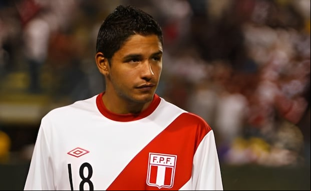 Reimond Manco jugó 6 partidos con la Selección Peruana en su carrera. (Foto: AFP)