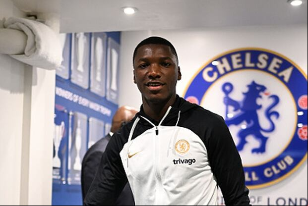 Moisés Caicedo juega su primera temporada en el Chelsea. (Foto: Getty Images)