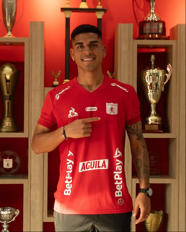 Luis Ramos fue presentado en América de Cali y usará la camiseta '9'.