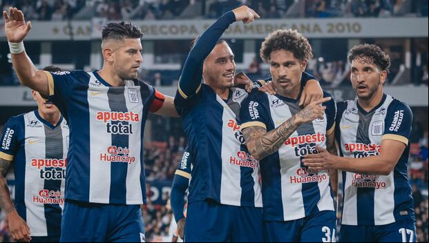 Paolo Guerrero compartió la delantera con Eryc Castillo. (Foto: Alianza Lima)