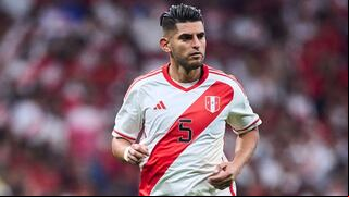 Su primera experiencia con la cinta en Eliminatorias: Zambrano será capitán contra Uruguay