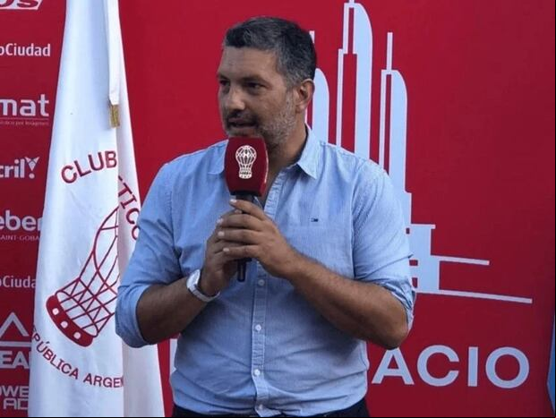 Presidente de Huracán criticó la salida de Martínez rumbo a Boca.