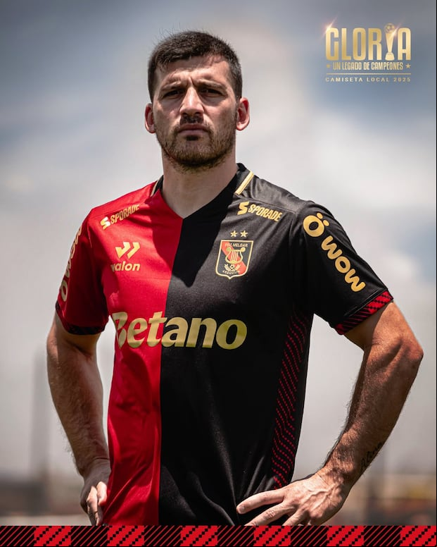 Melgar presentó su nueva camiseta para el 2025. (Foto: FBC Melgar)