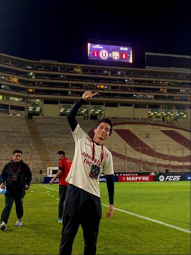Dylan fue el 'recogebolas' de Universitario que fue clave en el gol a Barcelona SC. (Foto: X)