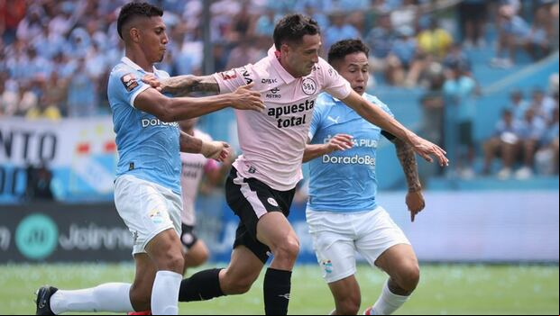 Los 'rosados' no pudieron con la eficacia de Sporting Cristal y cayeron 2-1. (Foto: Boys)