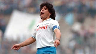 Camiseta del Napoli firmada por Diego Maradona puede ser tuya si ganas este torneo de póker