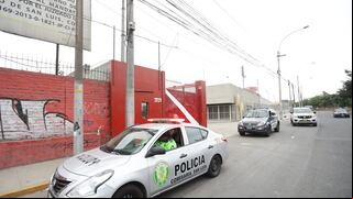 Barristas de Universitario irrumpieron en la Videna para rechazar la designación de árbitro Ordóñez