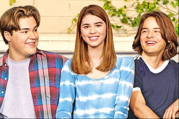 Maxwell Acee Donovan como Nate Runck, Callie Haverda como Leia Forman y Mace Coronel como Jay Kelso en la segunda parte de "That '90s Show" (Foto: Netflix)