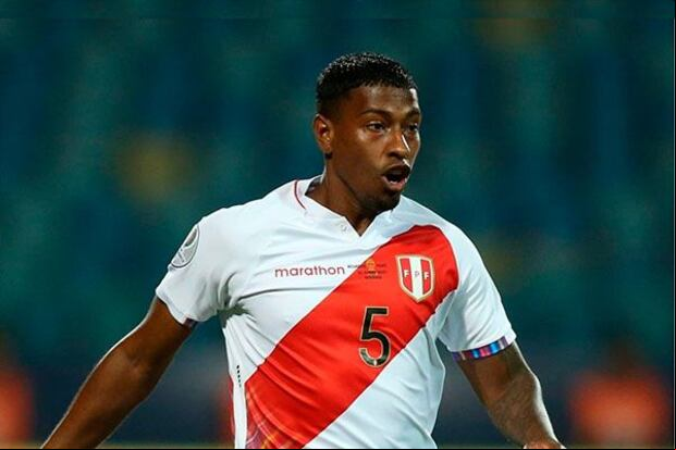 Miguel Araujo con la Selección Peruana. (Foto: Agencias).