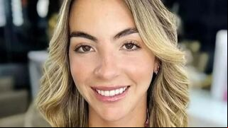 Así son las infartantes fotografías de Susana Gómez en bañador junto a Maluma