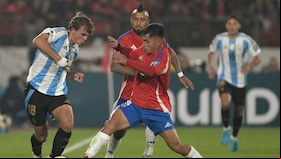 Chile vs. Argentina juegan por las Eliminatorias 2026. (Foto: AFP)