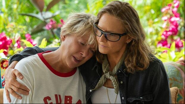 Bonnie Stoll, amiga y entrenadora de Nyad, es interpretada por Jodie Foster en la película.