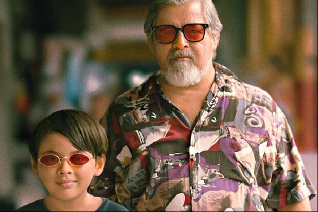 Euwenn Mikael Aleta y Joel Torre en la película filipina "El abuelo y Kid" (Foto: Netflix)