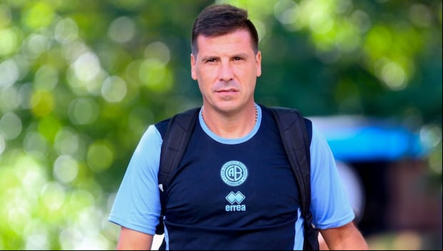 Juan Cruz Real cuestionó el profesionalismo de Bryan Reyna. (Foto: Belgrano)