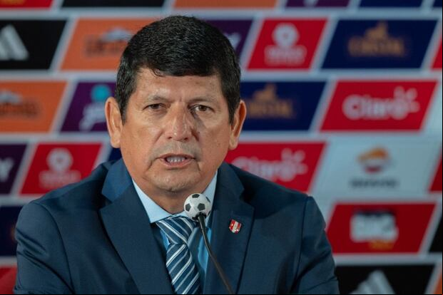 Agustín Lozano llegó a ser presidente de la Federación Peruana de Fútbol en reemplazo de Edwin Oviedo. (Foto: AFP)