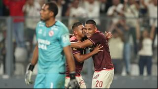 Valera y Flores harían dupla ante Uruguay: los registros cada vez fueron titulares juntos en Universitario