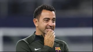 Chelsea toca la puerta del Barça: Xavi medita vender a dos de sus jugadores