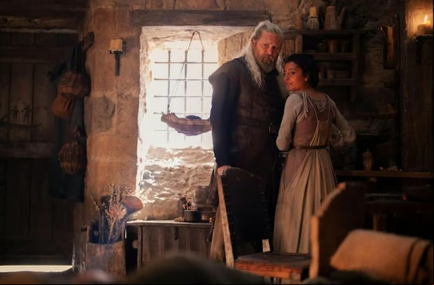 En la serie, Hugh Hammer tiene una esposa e hija que están pasando un momento difícil por la falta de dinero y comida en Desembarco del Rey (Foto: HBO)