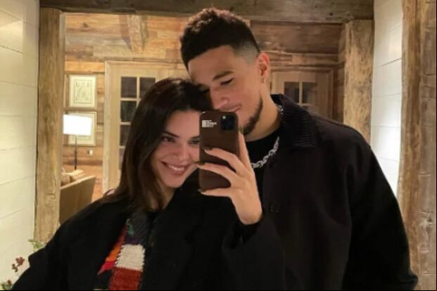 Kendall Jenner y Devin Booker hicieron varias muestras de afecto en un partido de tenis. (Foto: @kendalljenner).