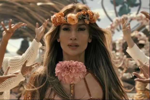 Jennifer Lopez en la película musical "This Is Me… Now: A Love Story" (Foto: Amazon Prime Video)