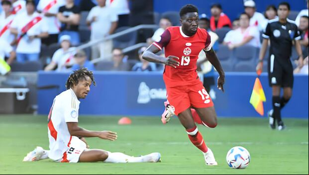 André Carrillo no anota un gol con la Selección Peruana desde el 2021. (Foto: Getty Images)