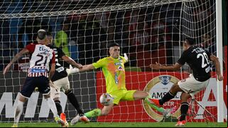 Universitario-Junior: victoria crema paga 2.30 veces lo apostado en Betano