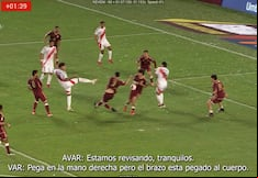 “Pega en la mano derecha, pero el brazo está pegado al cuerpo”: la explicación del VAR al penal no sancionado a Perú