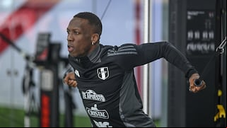 Advíncula enfocado en la Bicolor: la capitanía, el duelo ante Colombia y Maxloren Castro