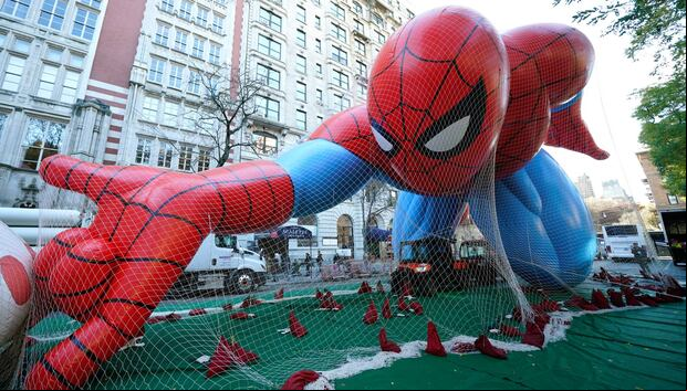 Spider-Man returns to the famous Macy's Thanksgiving Day Parade with a new design for the 2024 edition (Photo: AFP)