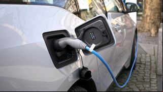 ¿PHEV o VEB? Conoce la diferencia entre vehículos eléctricos e híbridos