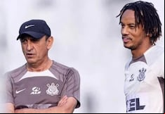 ¡No va más! Corinthians, de André Carrillo, anunció la salida de su técnico Ramón Díaz