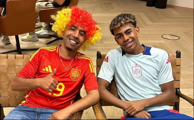El padre de Lamine Yamal estuvo al lado del futbolista en toda la Eurocopa. (Foto: Difusión)