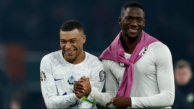 Ibrahima Konate y Kylian Mbappé son compañeros de la Selección de Francia. (Foto: Reuters).