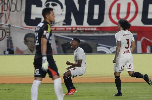 Universitario derrotó 4-1 a Sporting Cristal, en una noche para el olvido para Renato Solís. (Foto: Agencias)