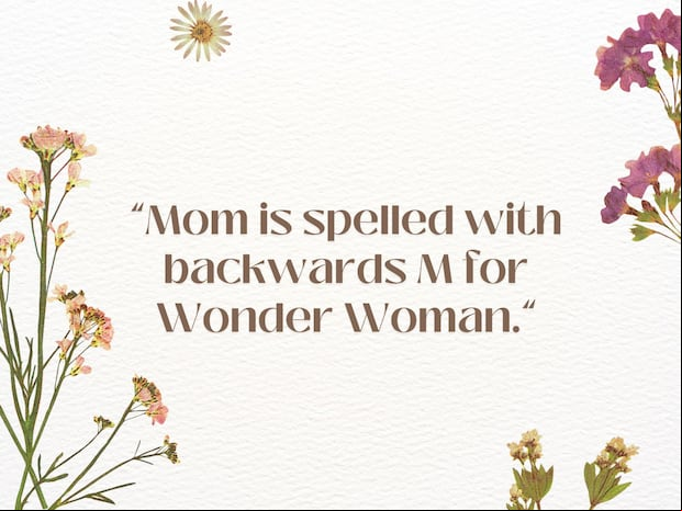 “Mom is spelled with backwards M for Wonder Woman.” | Photo by Canva / Depor Composition