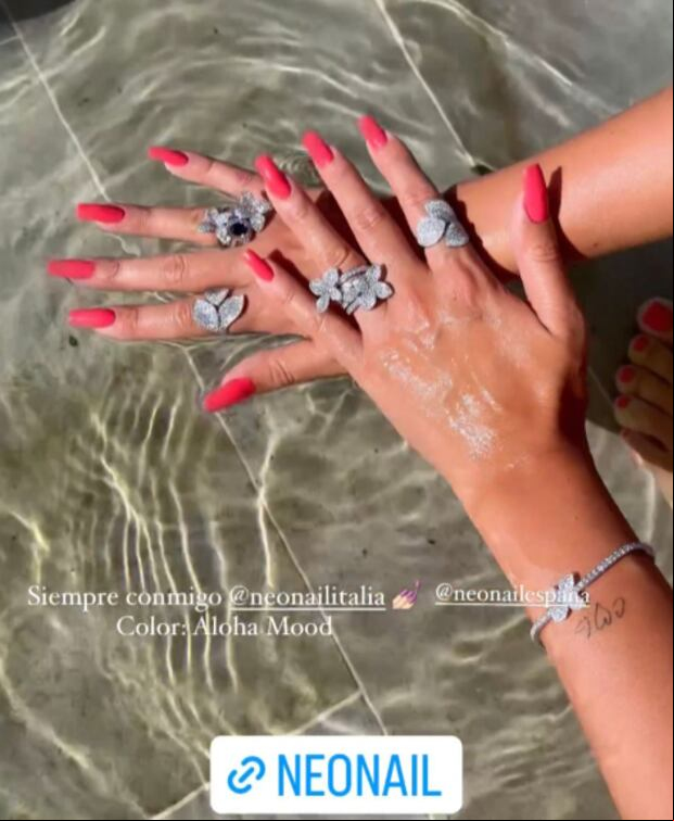 La modelo posando con las joyas de lujo (Foto: Georgina Rodríguez / Instagram)