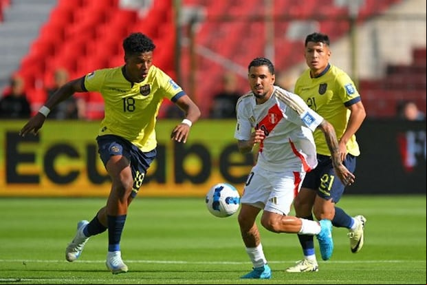 Perú cayó por 1-0 ante Ecuador en la primera vuelta de las Eliminatorias 2026. (Foto: AFP)